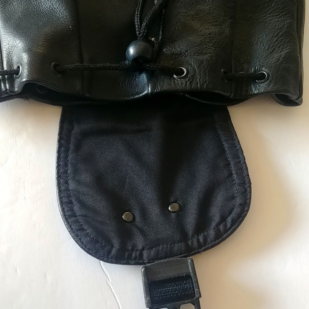 Harley Davidson Leather BackPack - Picture 7 of 12